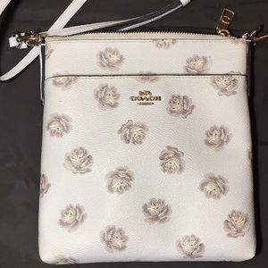 Coach Kitt Messanger Crossbody With Rose Print